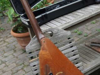 hartung flying v